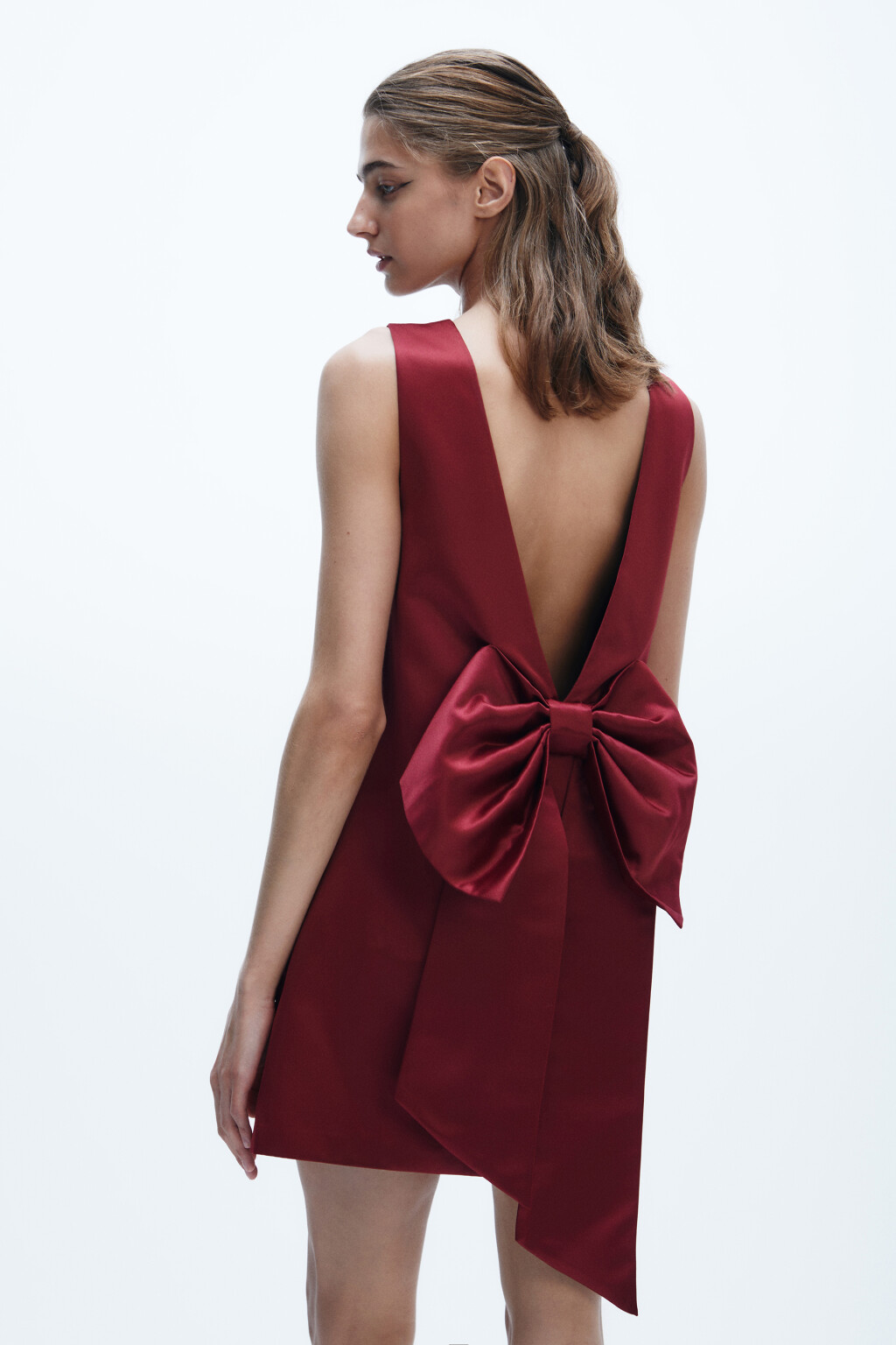 Платье мини атласное с бантом - цвет красный - 4