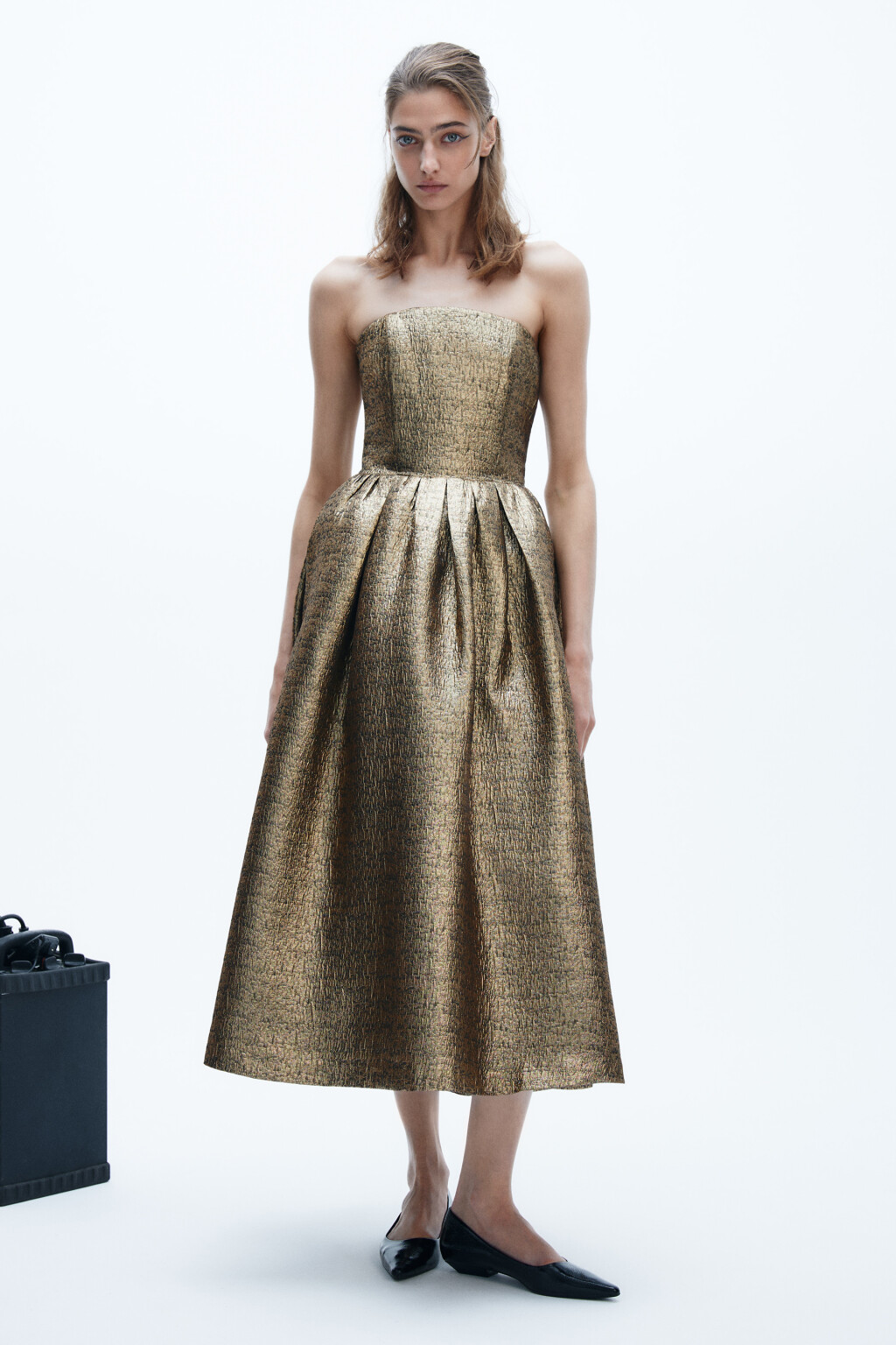 Платье блестящее с открытыми плечами - цвет желтый - 6