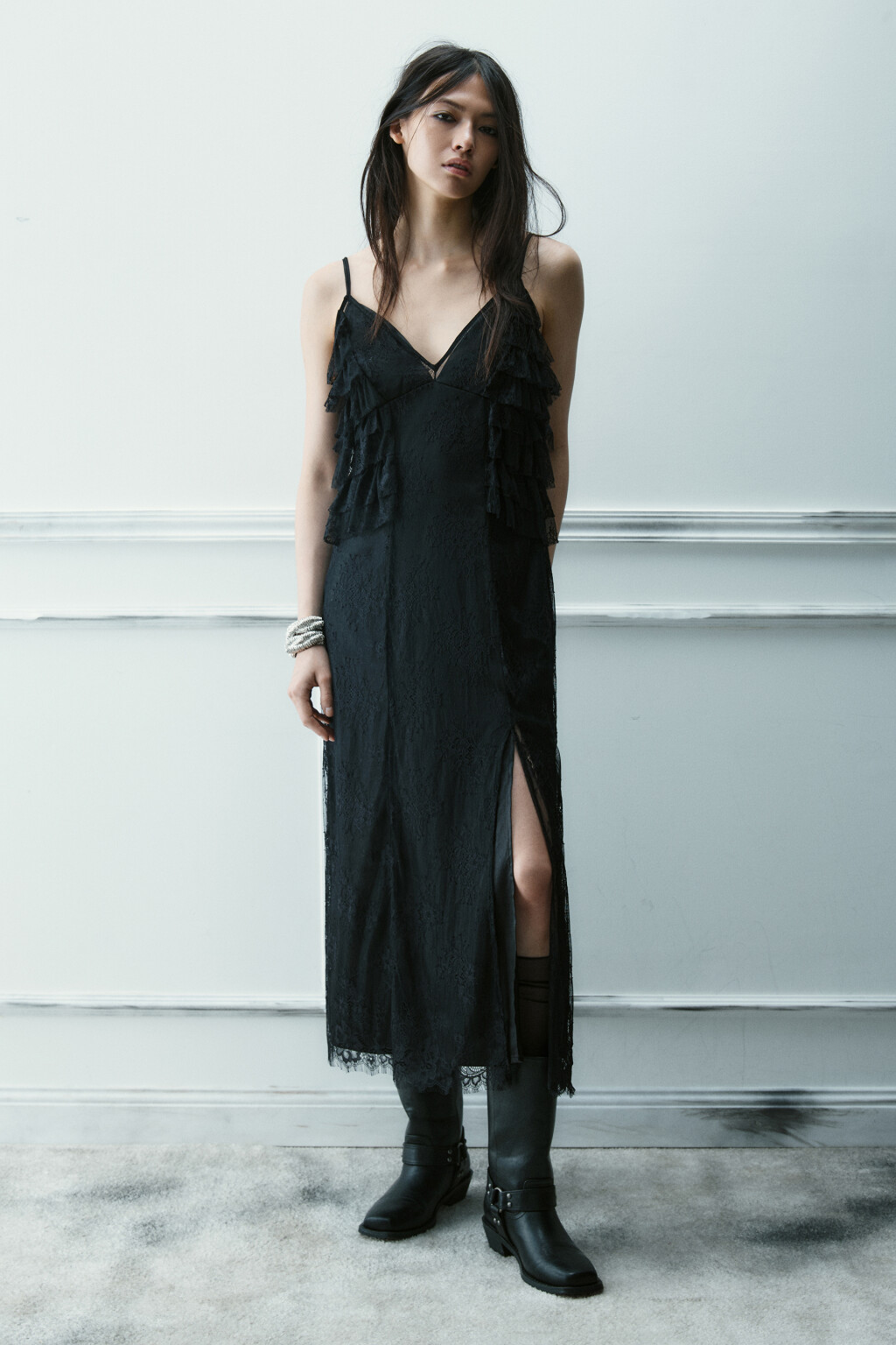 Платье-комбинация миди с кружевом - цвет черный - 3