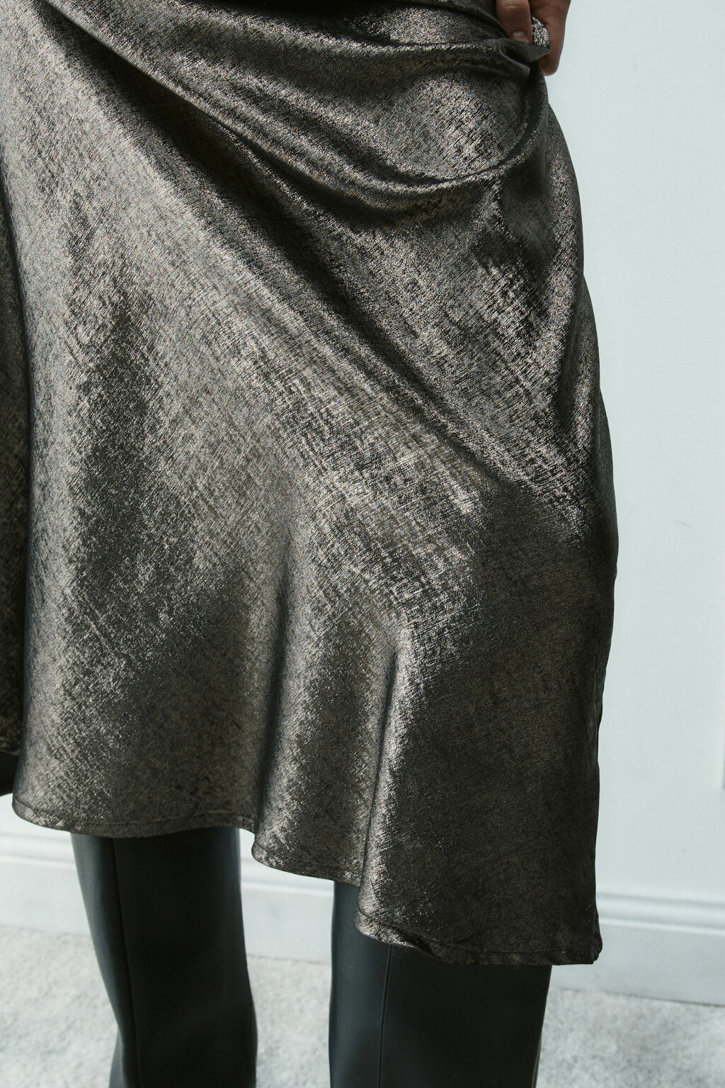 Платье-комбинация с открытой спиной - цвет желтый - 7