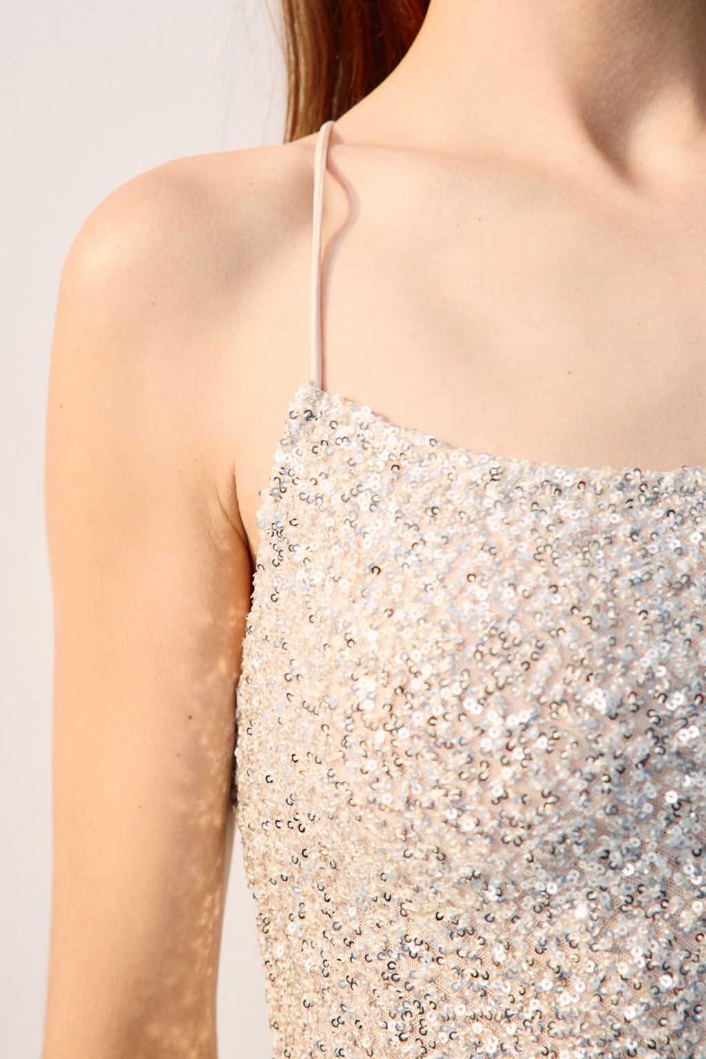 Платье макси облегающее с пайетками - цвет серый - 5