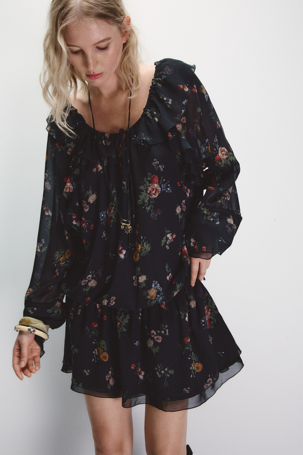 Платье шифоновое с завязками - цвет черный - 1