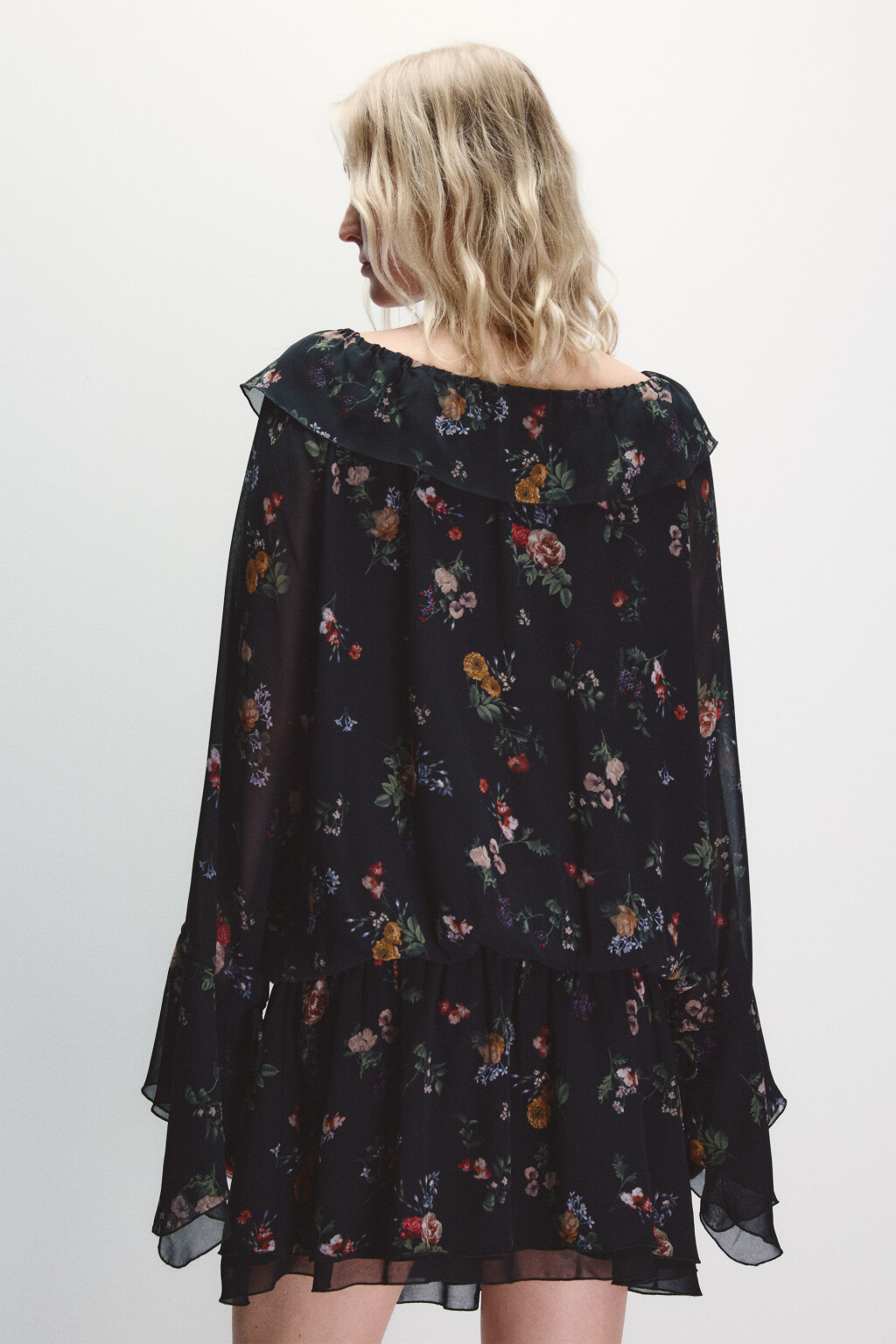 Платье шифоновое с завязками - цвет черный - 4