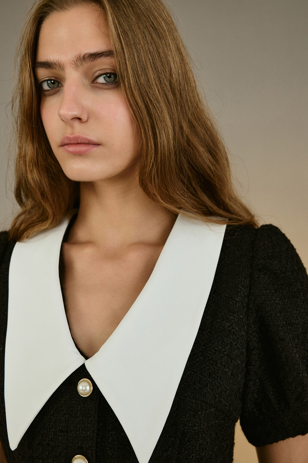 Платье твидовое с белым воротничком - цвет черный - 5