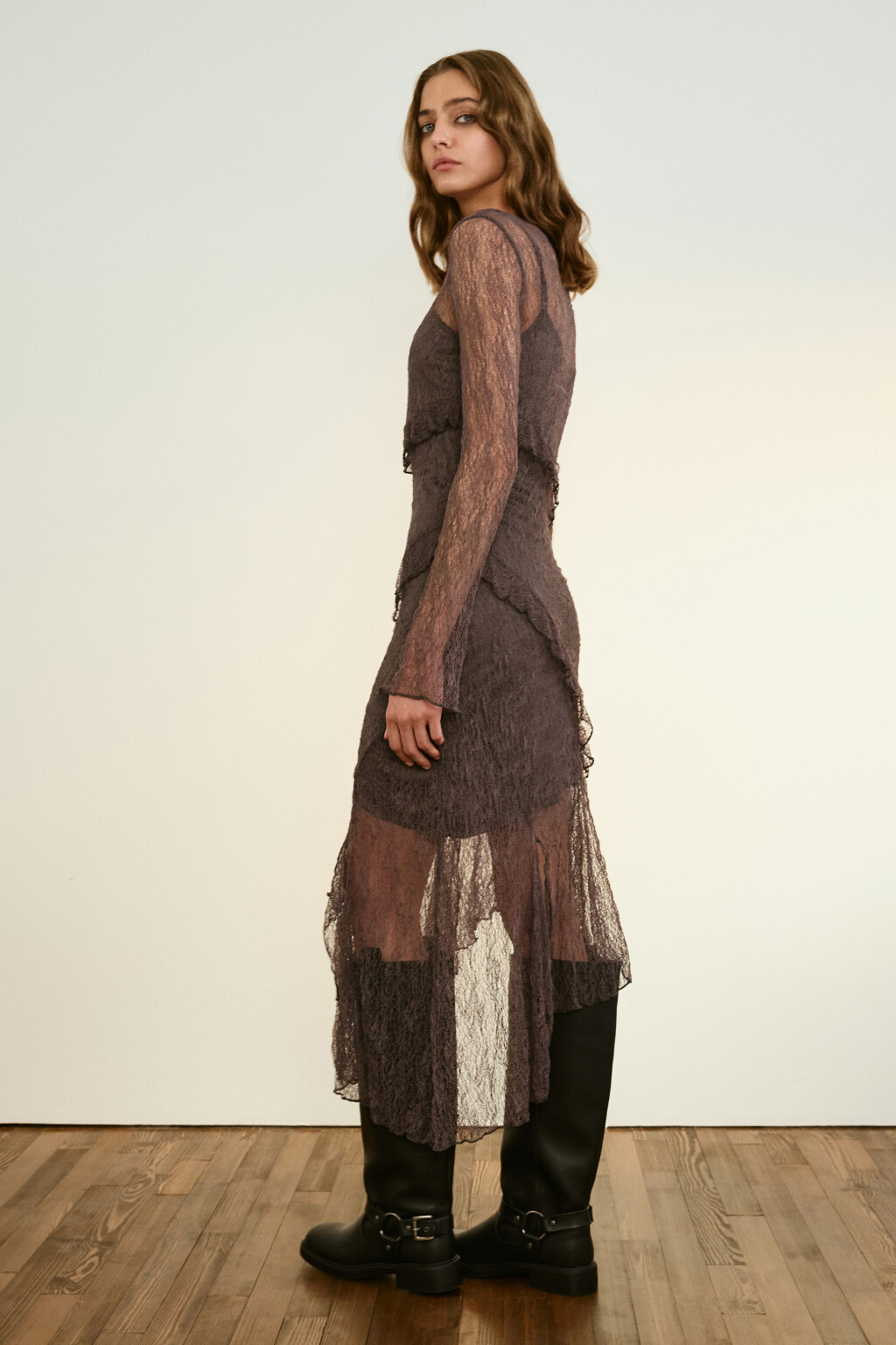 Платье облегающее из кружевной сетки - цвет коричневый - 3