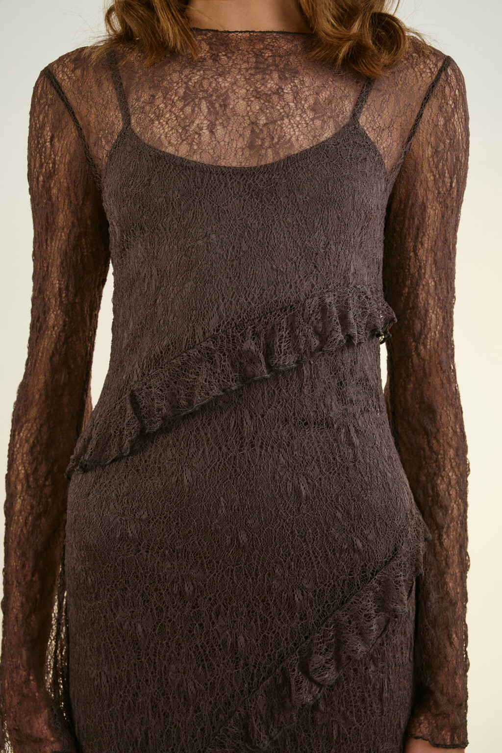 Платье облегающее из кружевной сетки - цвет коричневый - 5