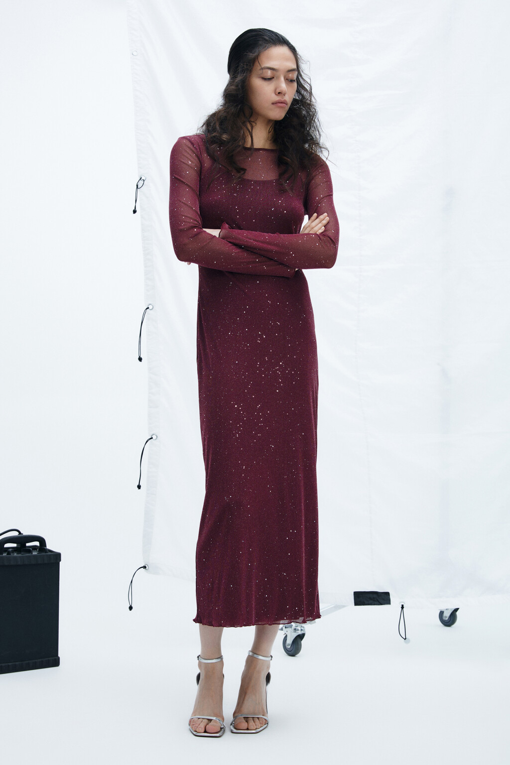 Платье макси с люрексом и стразами - цвет красный - 5