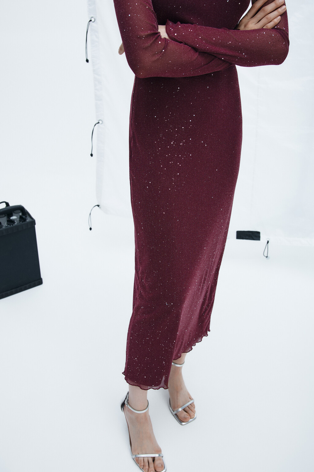 Платье макси с люрексом и стразами - цвет красный - 7