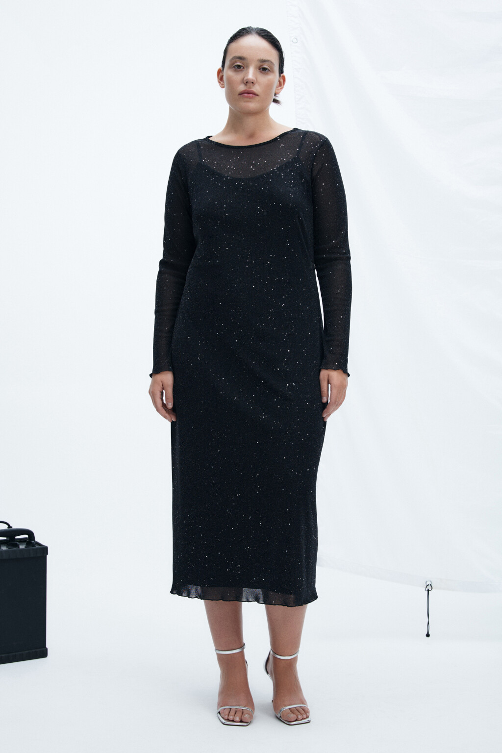Платье макси с люрексом и стразами - цвет черный - 2