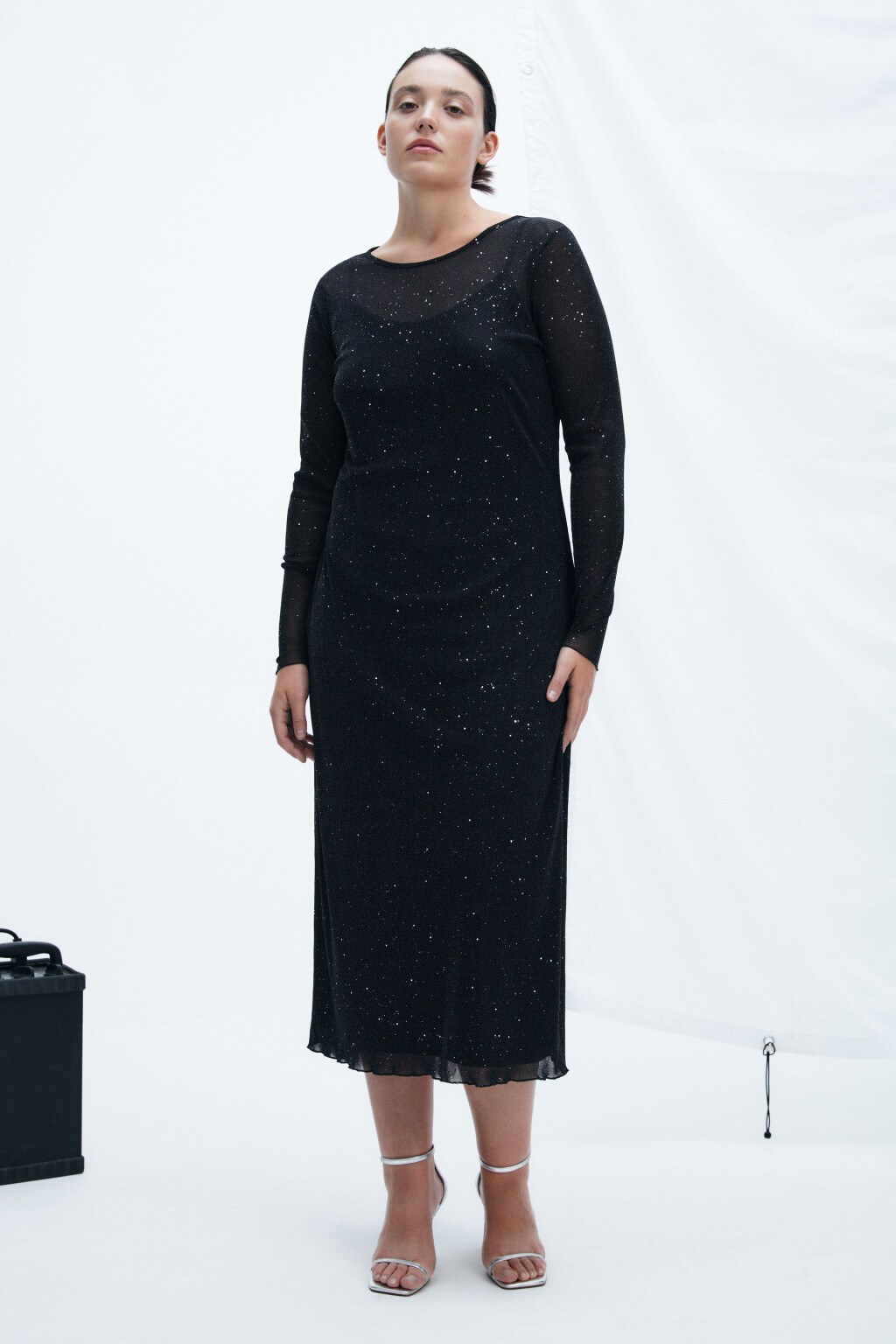 Платье макси с люрексом и стразами - цвет черный - 4