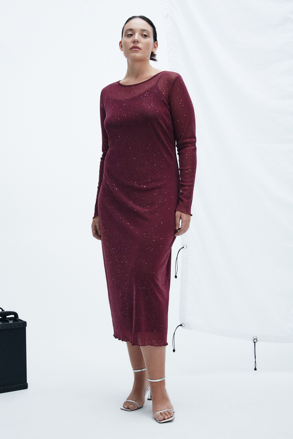 Платье макси с люрексом и стразами - цвет красный - 2