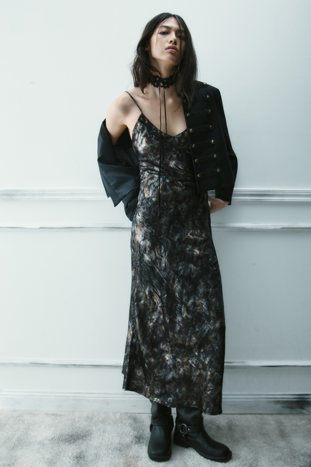 Платье-комбинация с открытой спиной - цвет черный - 1