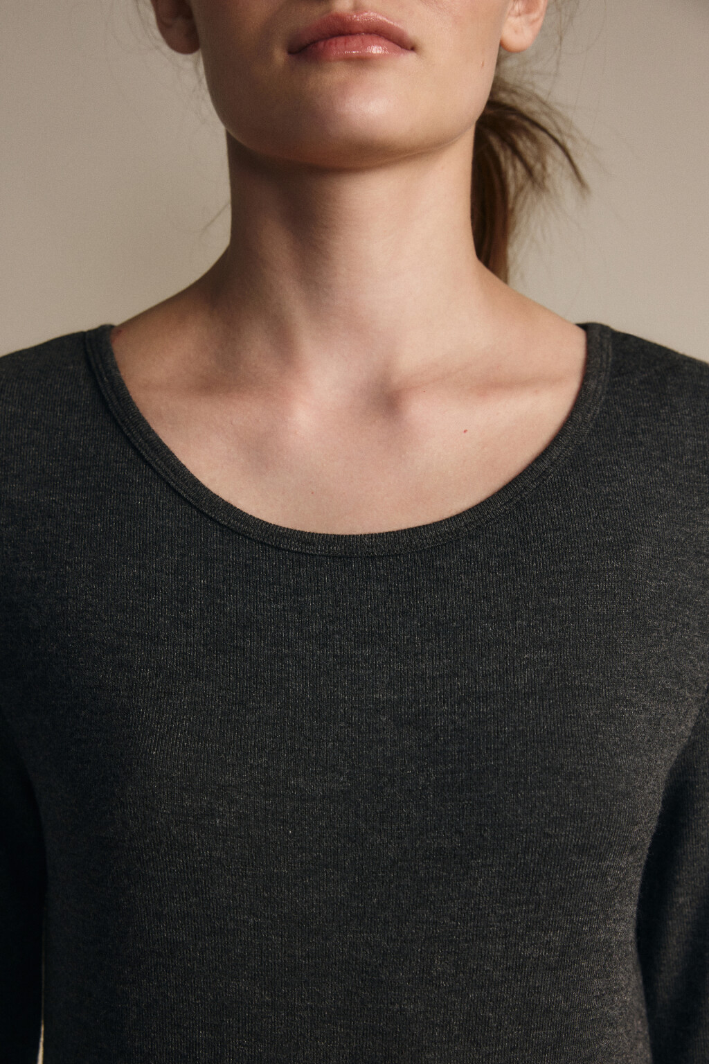 Платье макси трикотажное с поясом - цвет серый - 6