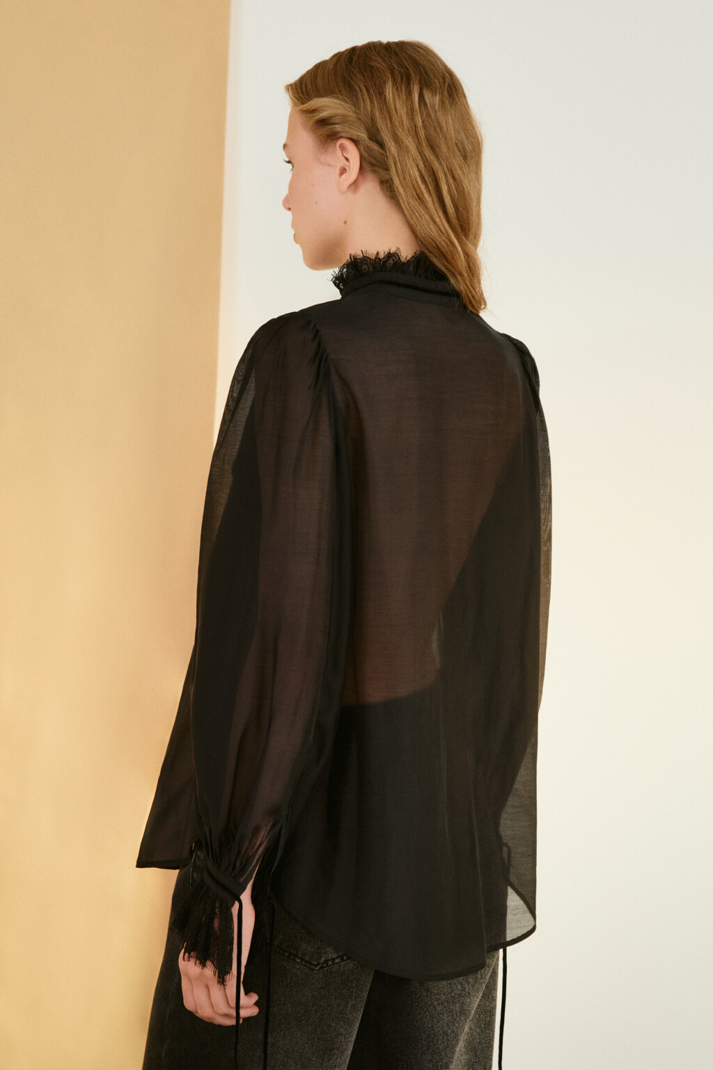 Блузка из тенсела с кружевом - цвет черный - 3