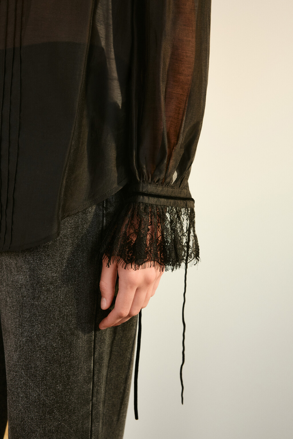 Блузка из тенсела с кружевом - цвет черный - 6