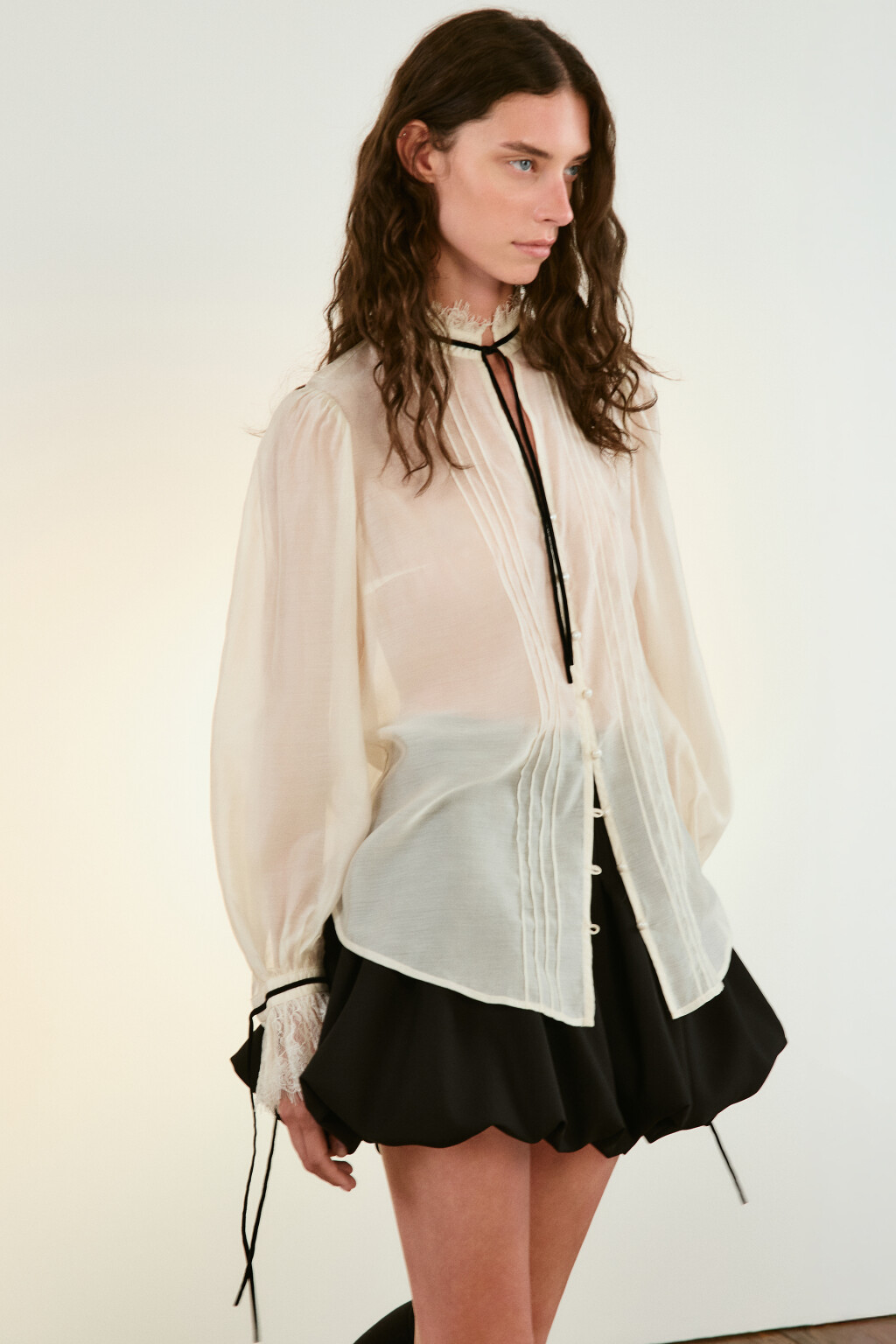 Блузка из тенсела с кружевом - цвет молочный - 1