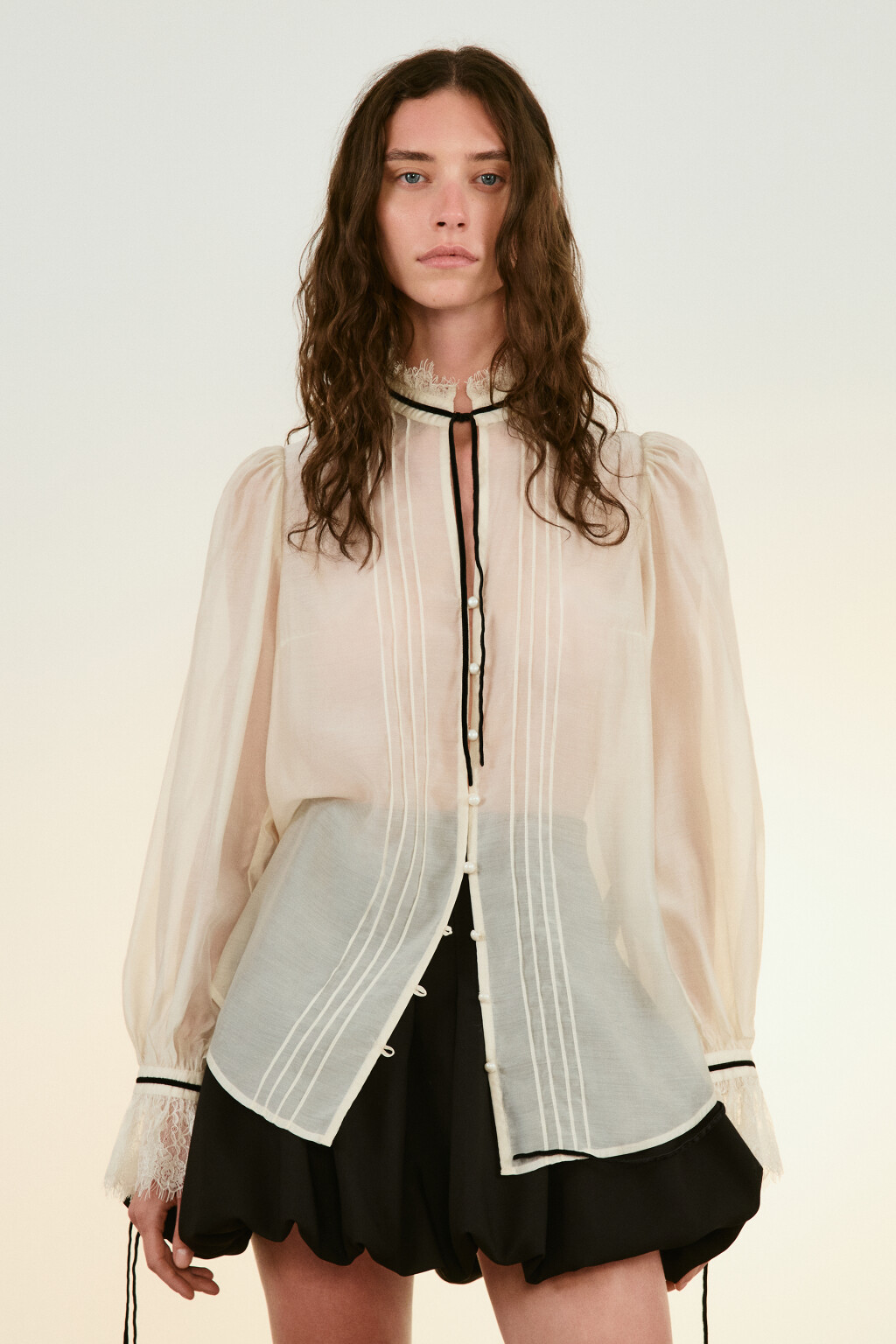 Блузка из тенсела с кружевом - цвет молочный - 3