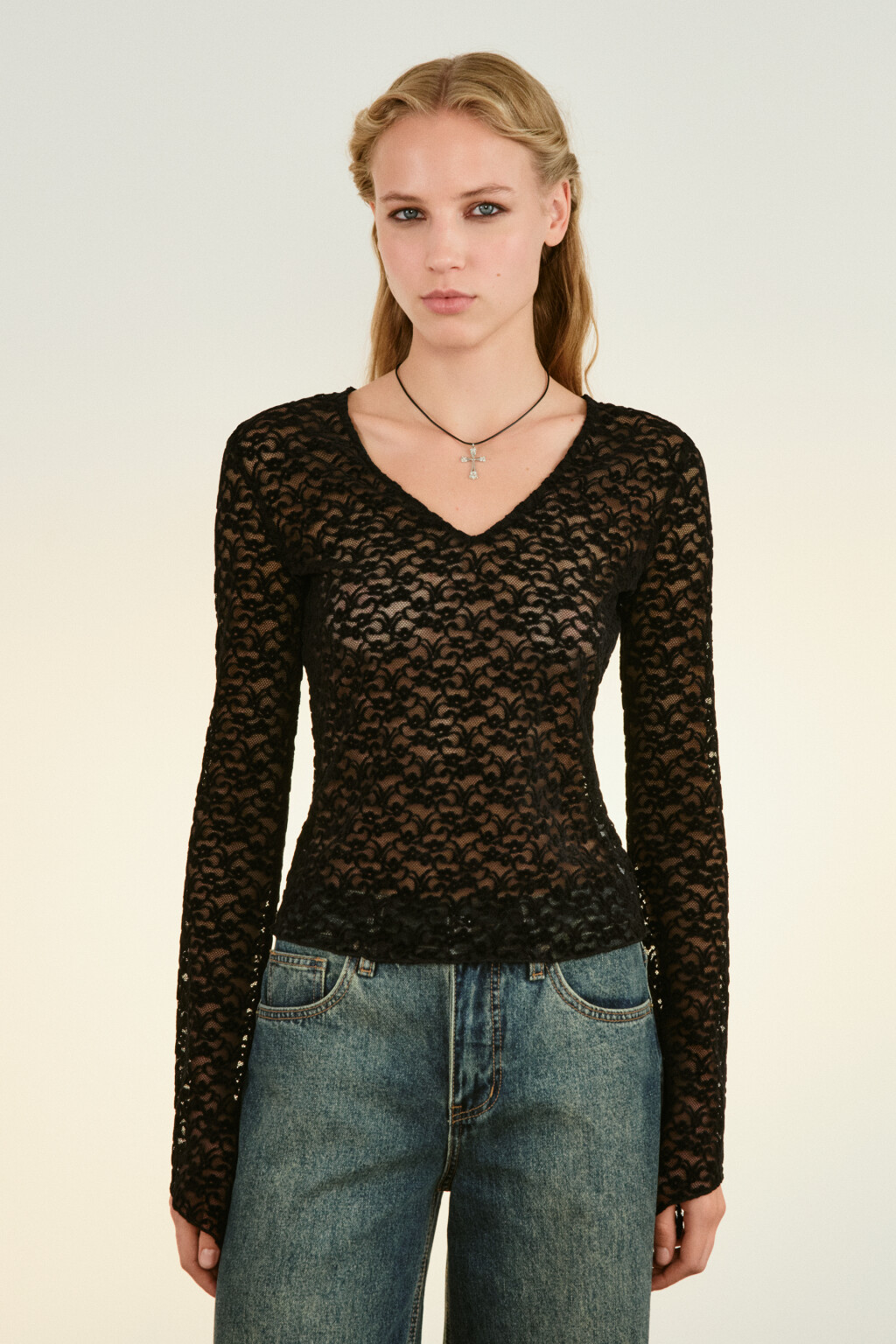 Блузка кружевная с рукавами клеш - цвет черный - 3