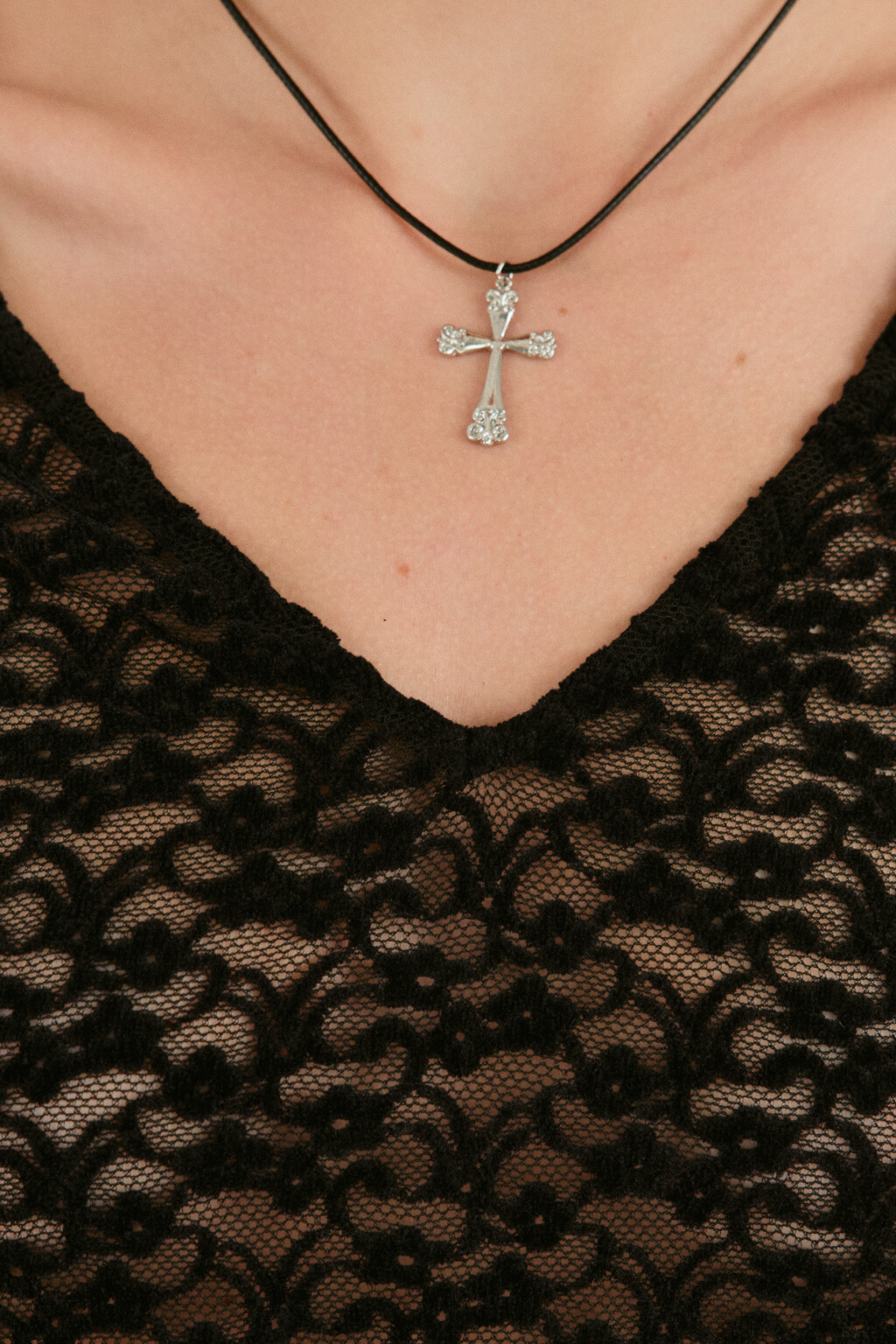 Блузка кружевная с рукавами клеш - цвет черный - 6