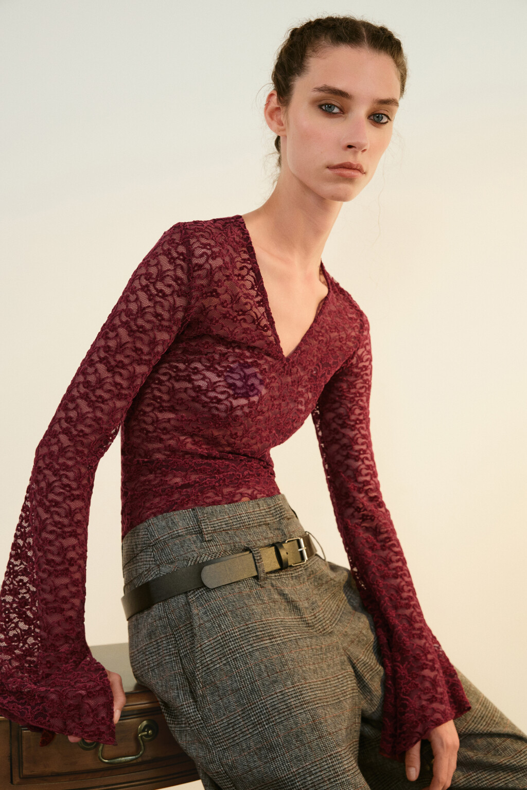 Блузка кружевная с рукавами клеш - цвет красный - 1