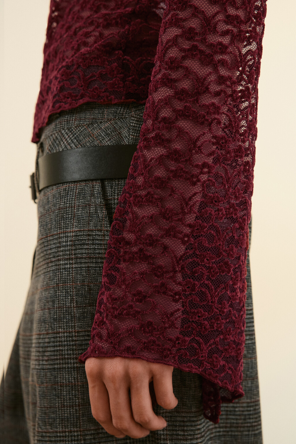 Блузка кружевная с рукавами клеш - цвет красный - 6