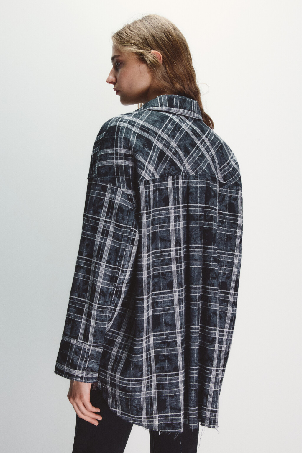 Рубашка в клетку с состаренным эффектом - цвет черный - 4