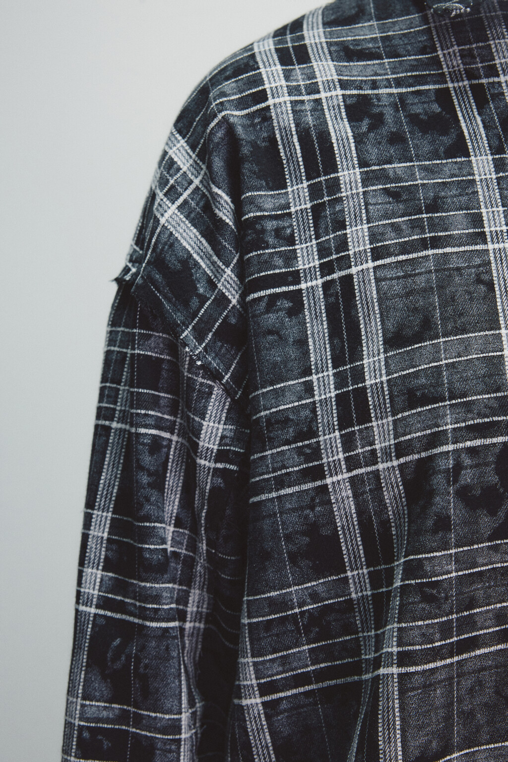 Рубашка в клетку с состаренным эффектом - цвет черный - 6