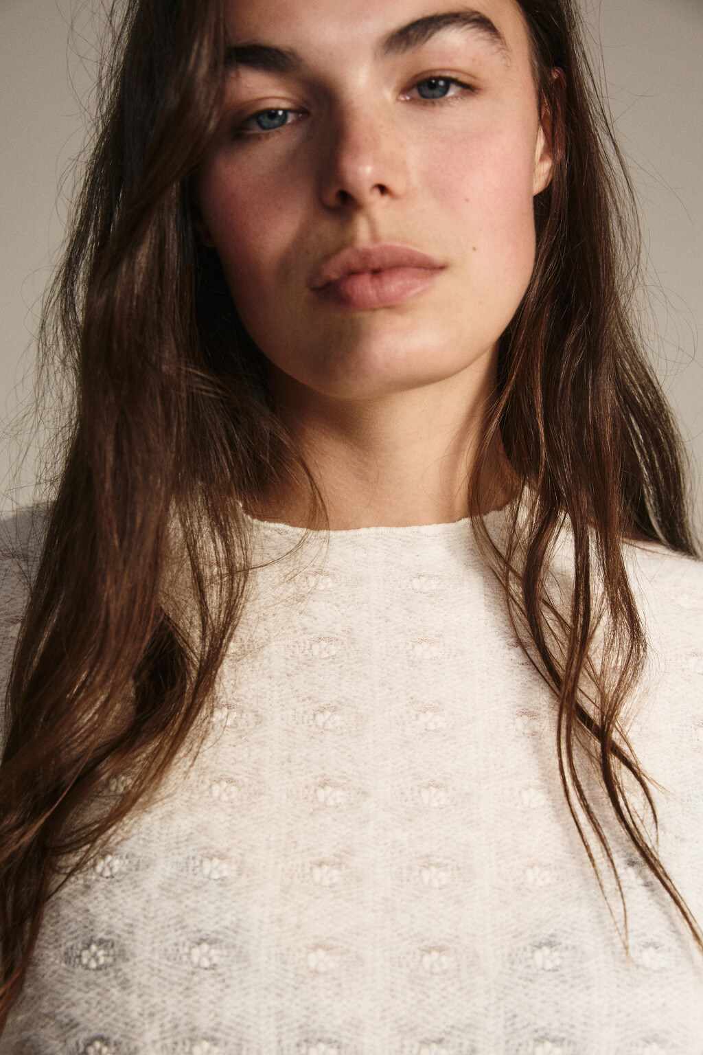 Блузка ажурная с волнистыми краями - цвет молочный - 5