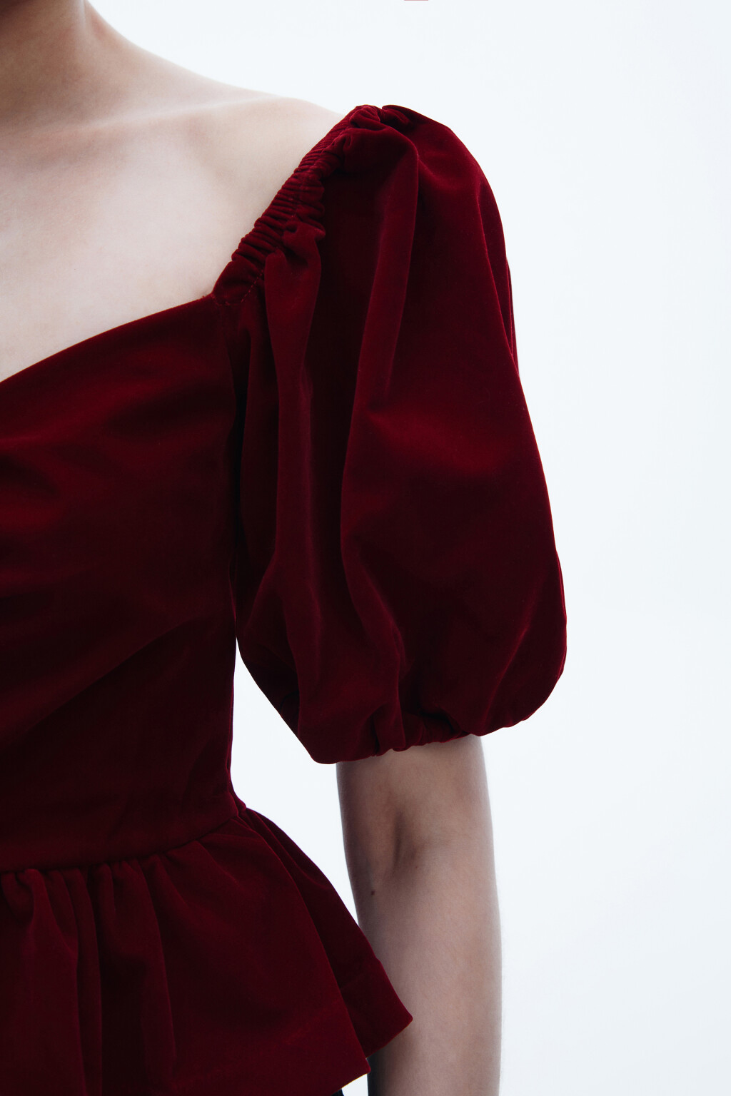 Топ бархатный с буфами и баской - цвет красный - 7