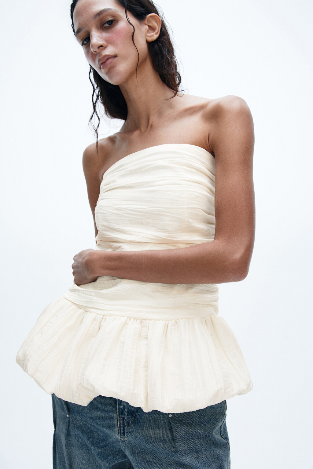 Топ-бандо с пышной баской - цвет молочный - 4