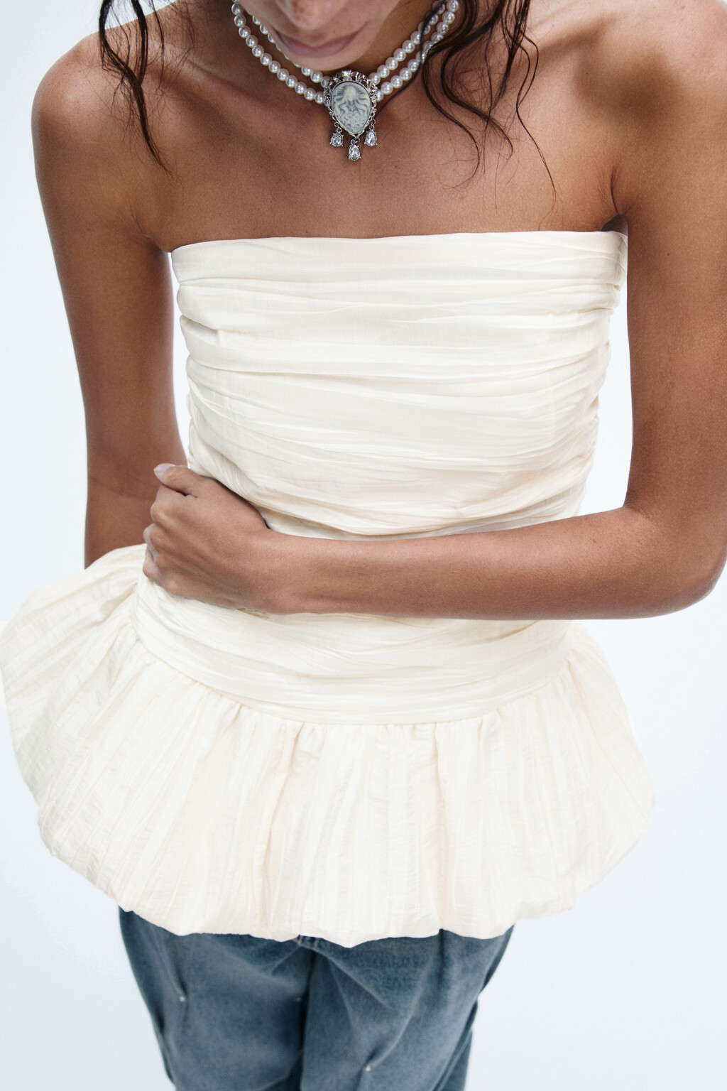 Топ-бандо с пышной баской - цвет молочный - 9
