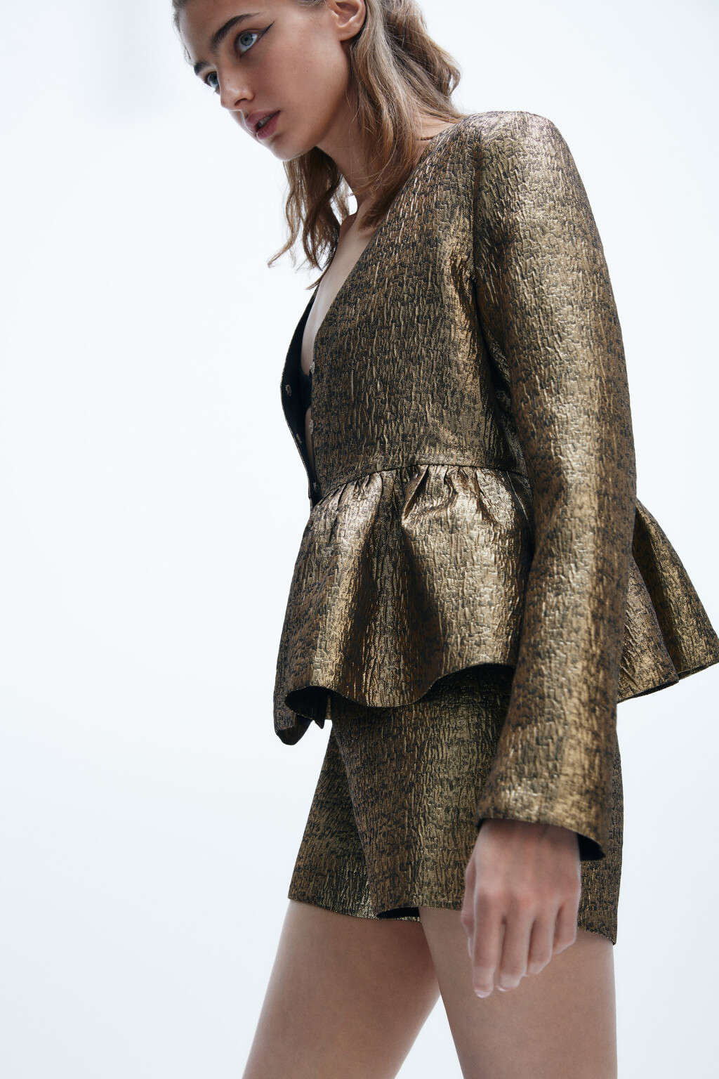 Блузка из золотой парчи с баской - цвет желтый - 2