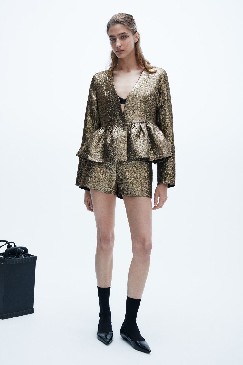 Блузка из золотой парчи с баской - цвет желтый - 6