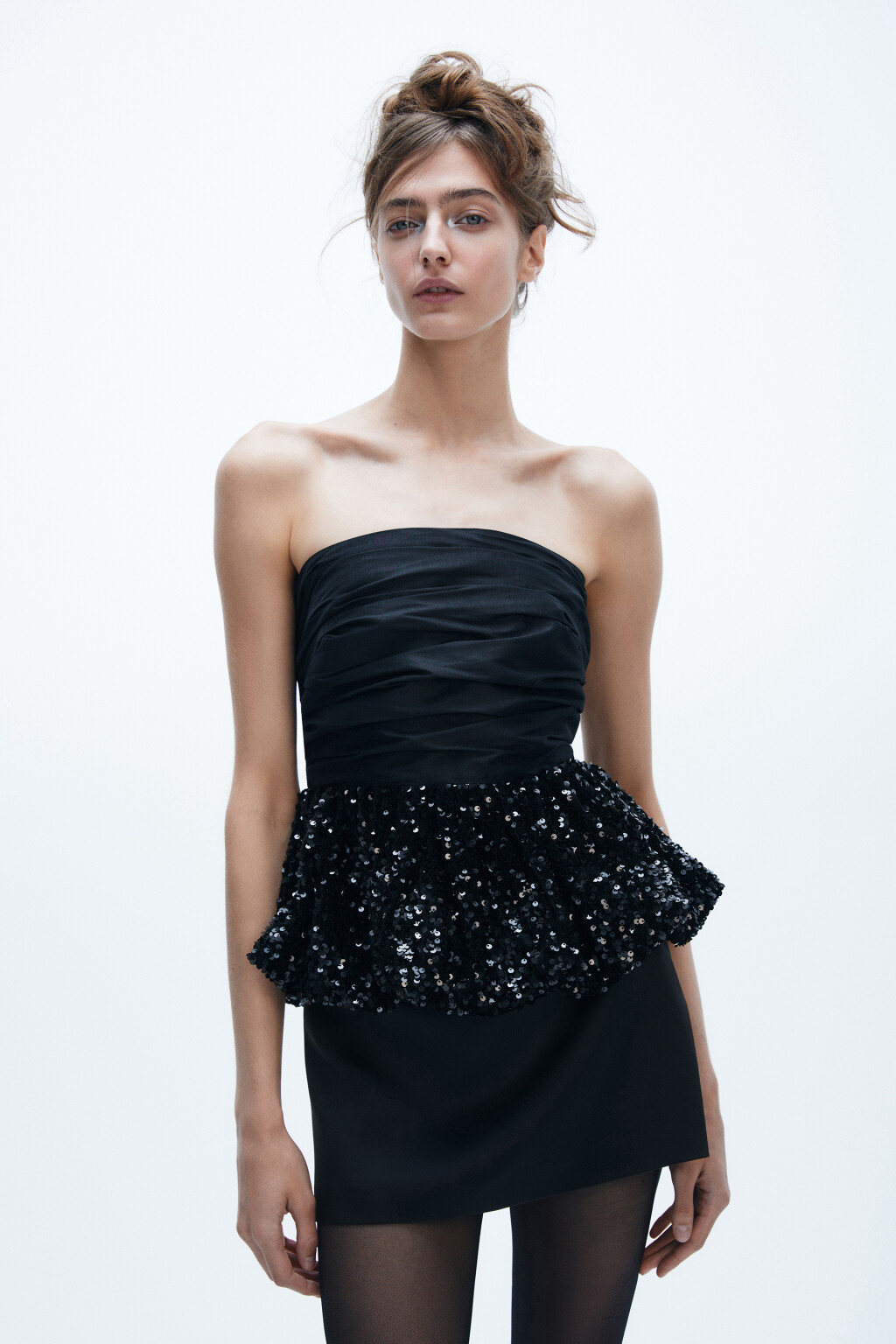 Топ-бандо с баской из пайеток - цвет черный - 3