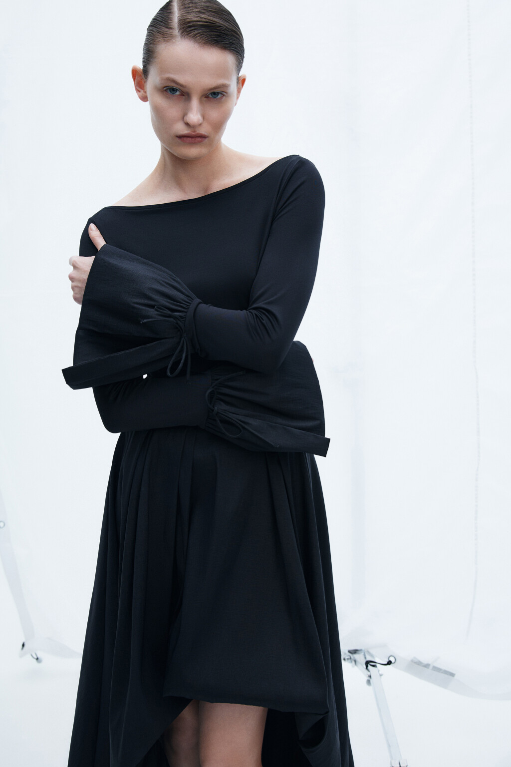 Боди с рукавами-колокольчиками на завязках - цвет черный - 2