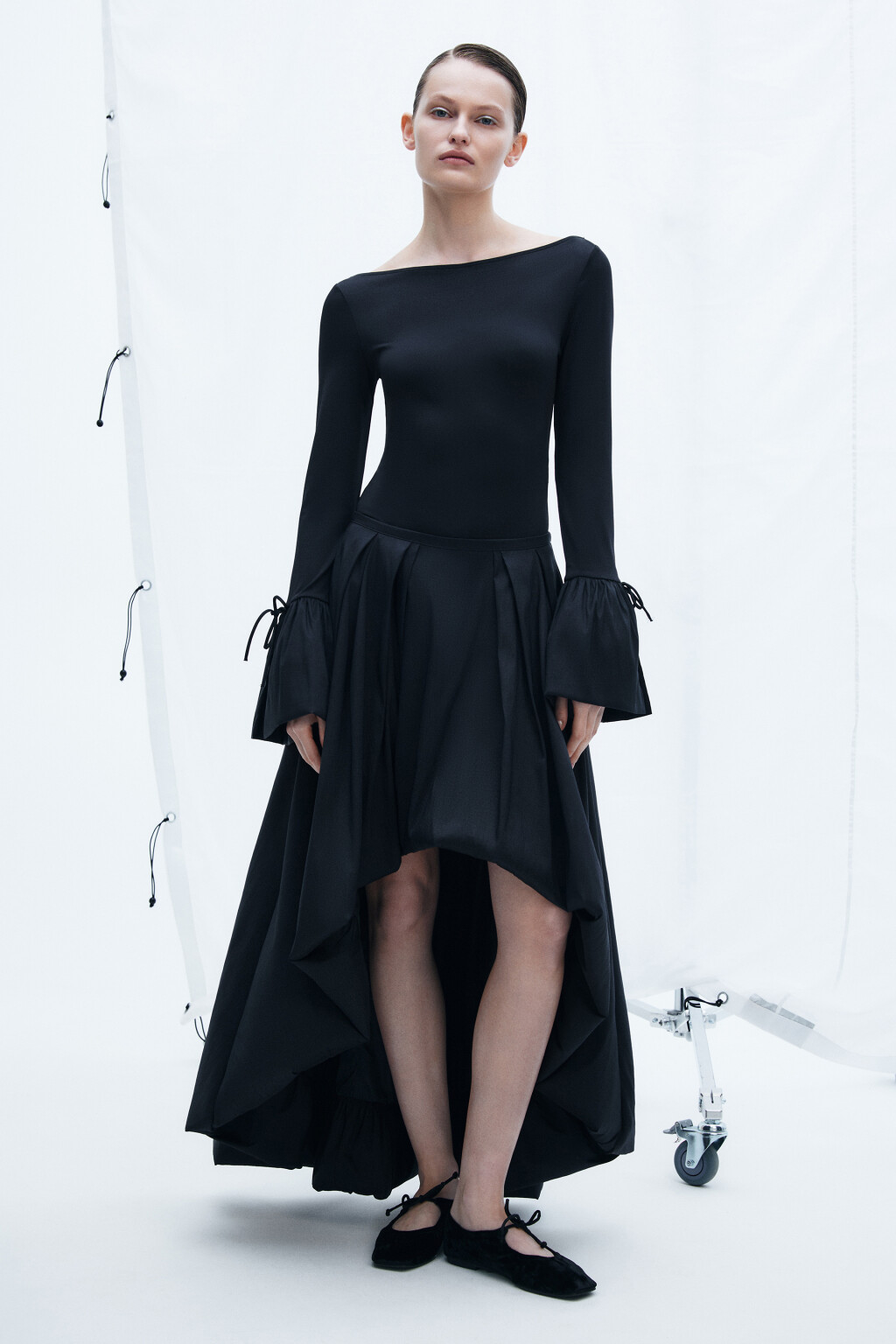 Боди с рукавами-колокольчиками на завязках - цвет черный - 6