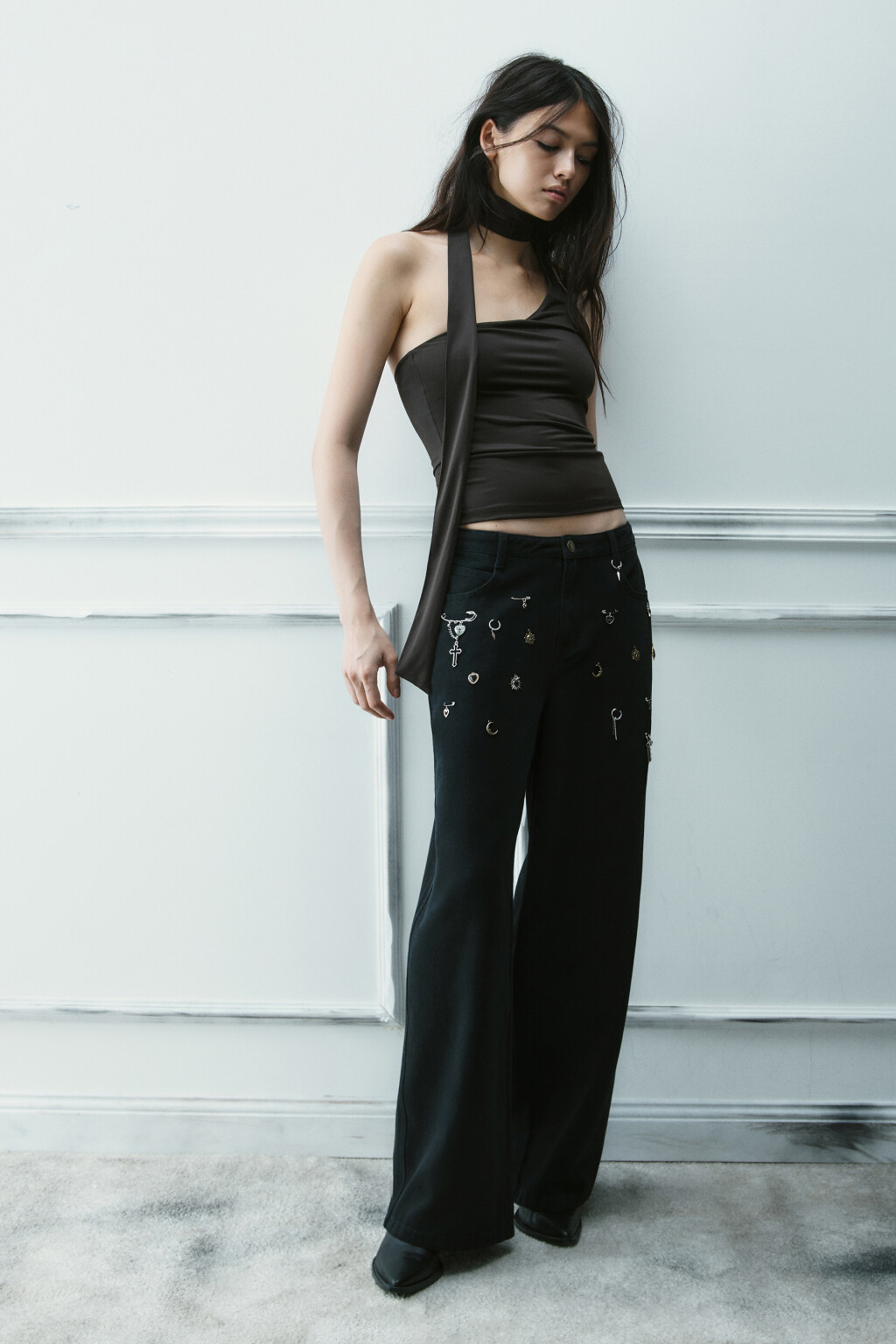 Топ на одно плечо с шарфом - цвет коричневый - 4