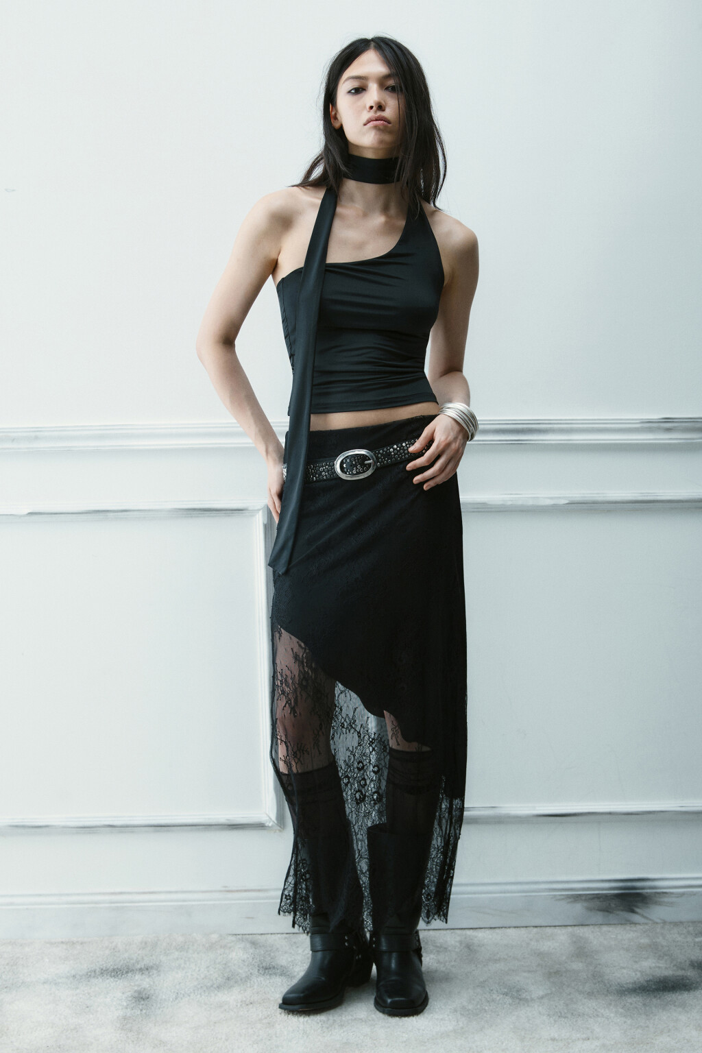 Топ на одно плечо с шарфом - цвет черный - 5