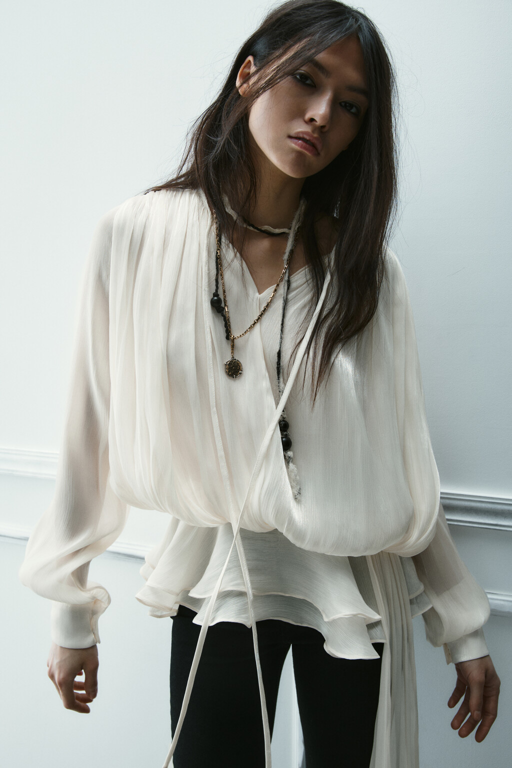 Блузка объемная с баской и поясом - цвет молочный - 2