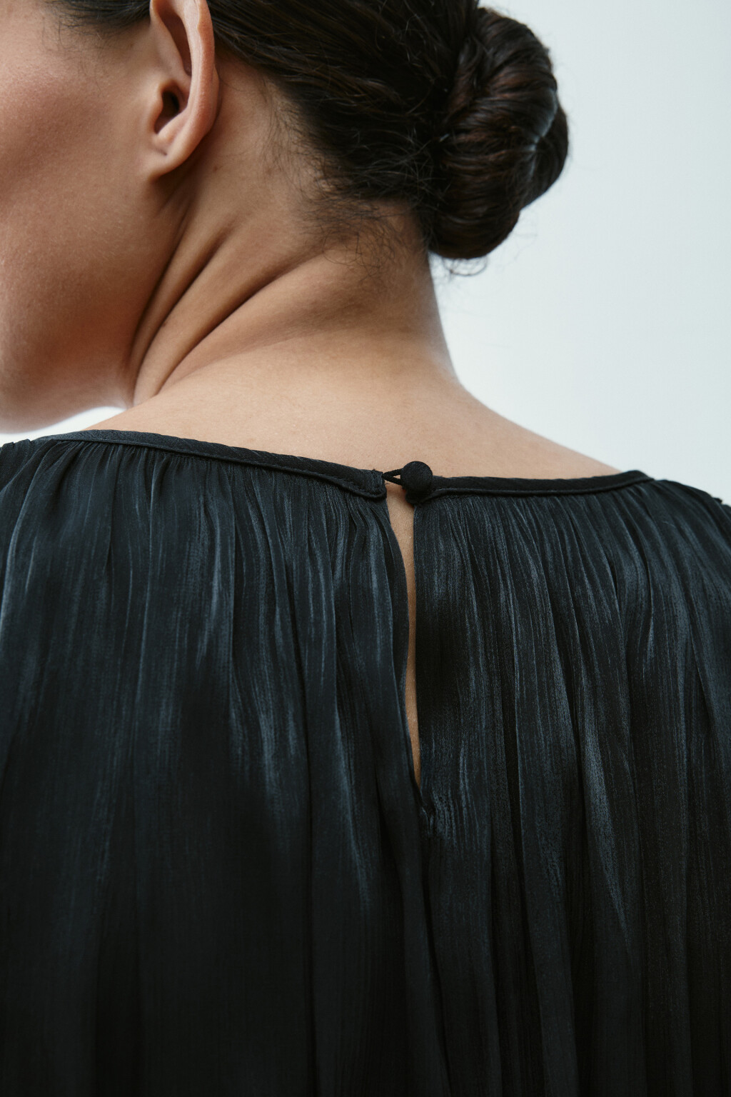 Блузка объемная с баской и поясом - цвет черный - 8