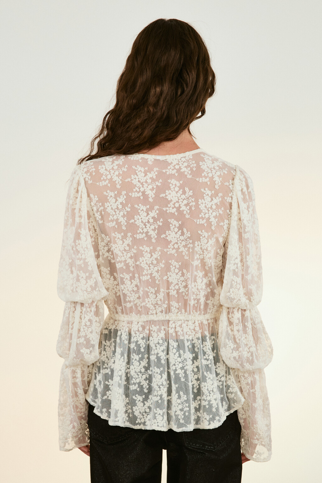 Блузка ажурная с цветочной вышивкой - цвет молочный - 3