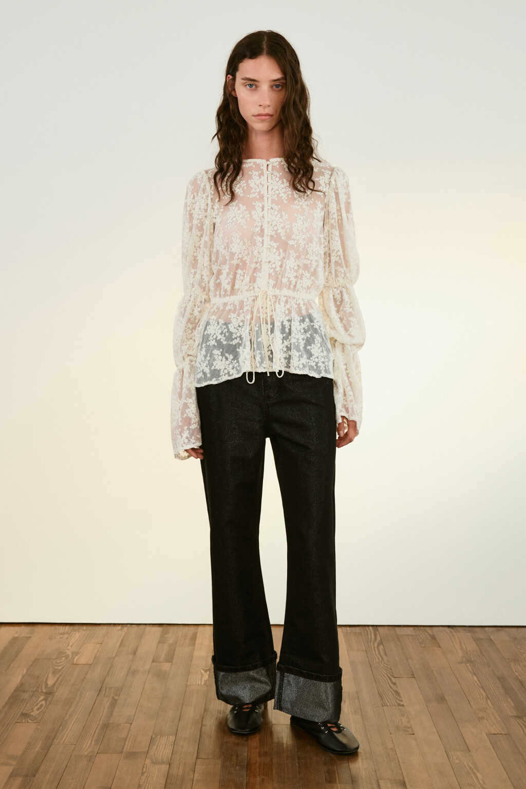 Блузка ажурная с цветочной вышивкой - цвет молочный - 4