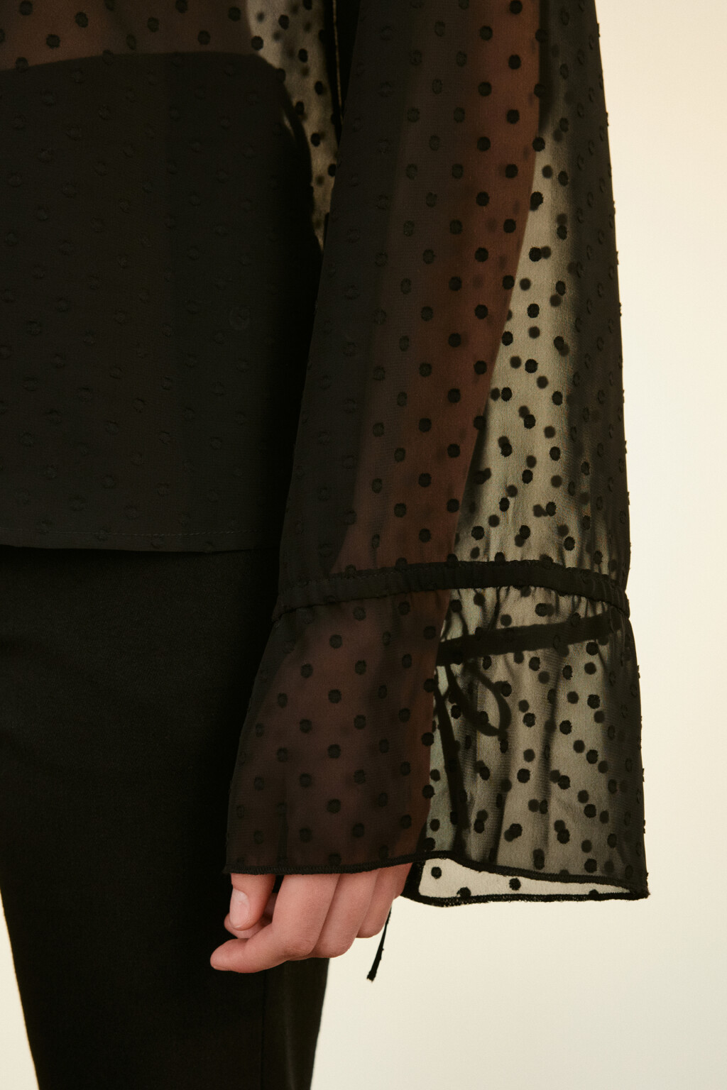 Блузка шифоновая с воланами и завязками - цвет черный - 7