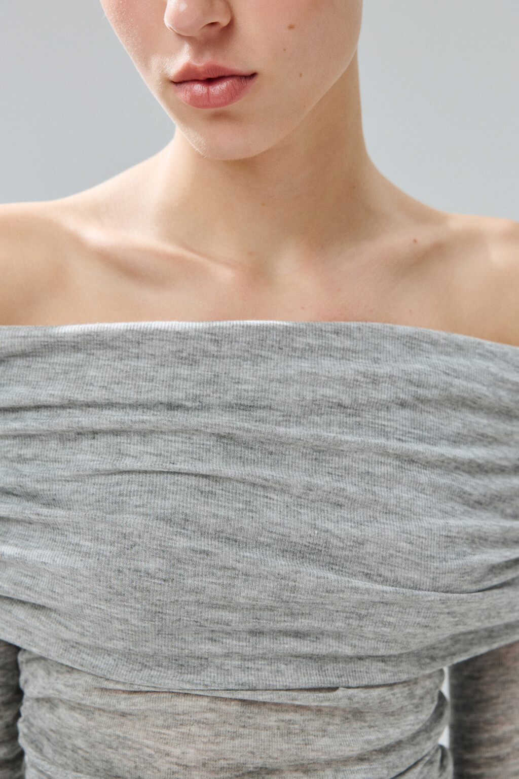 Топ-лонгслив с открытыми плечами - цвет серый - 5