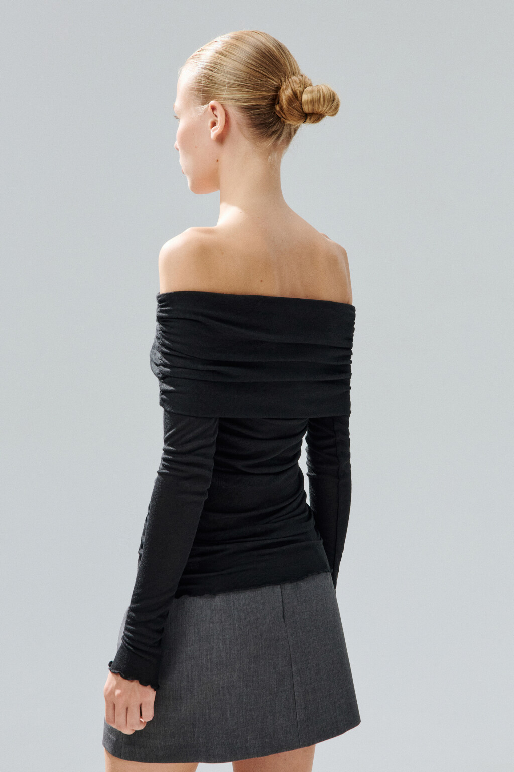 Топ-лонгслив с открытыми плечами - цвет черный - 3