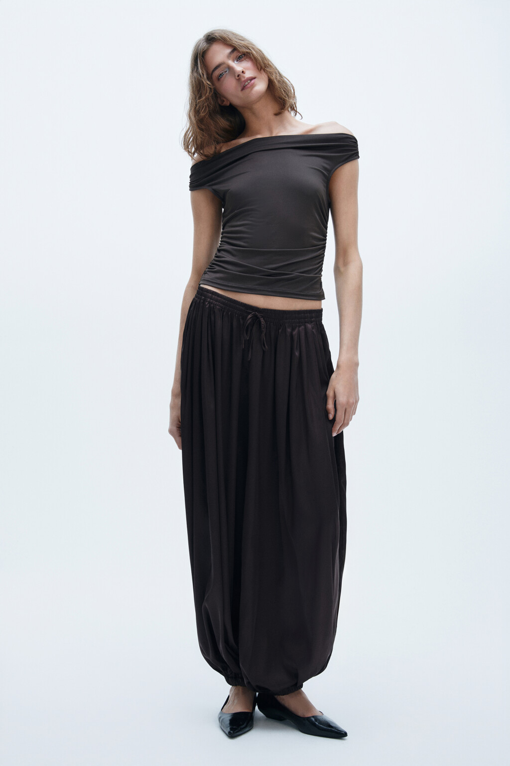 Топ облегающий с открытыми плечами - цвет коричневый - 5