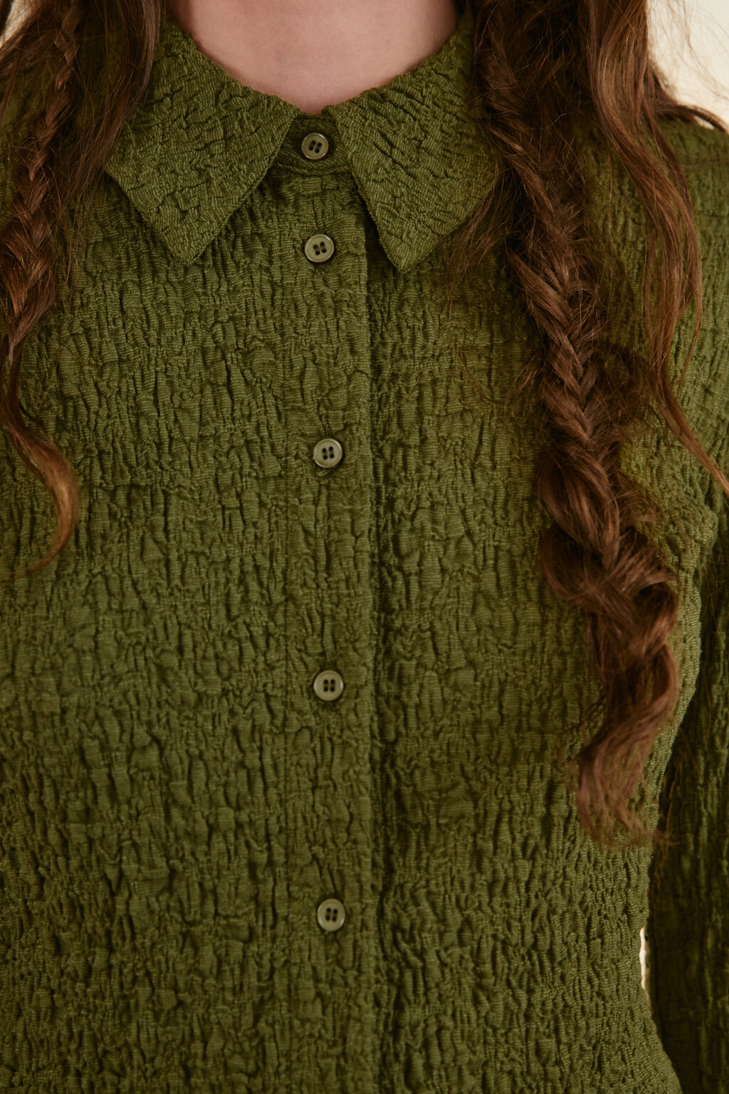 Рубашка облегающая с разрезами - цвет зеленый - 5