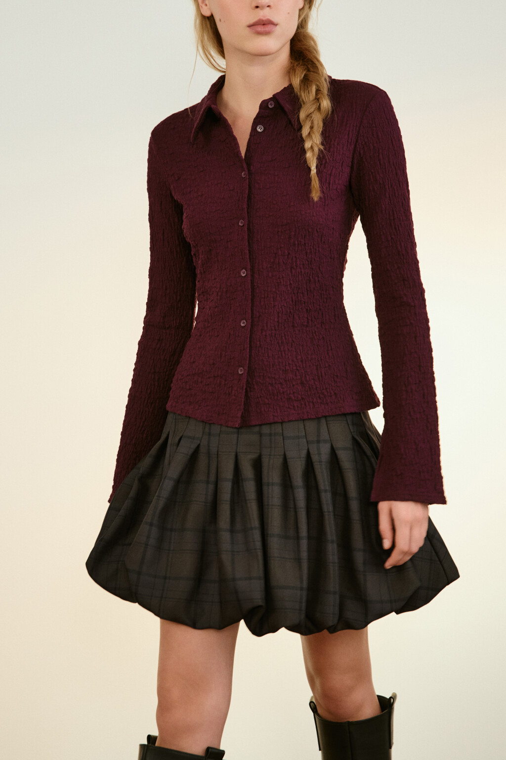 Рубашка облегающая с разрезами - цвет фиолетовый - 1