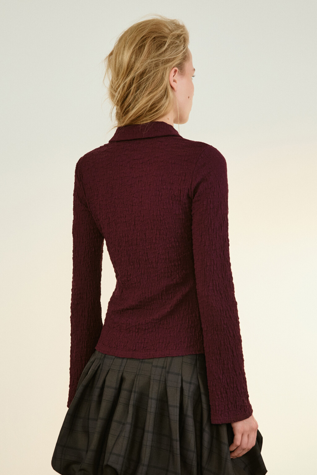 Рубашка облегающая с разрезами - цвет фиолетовый - 3