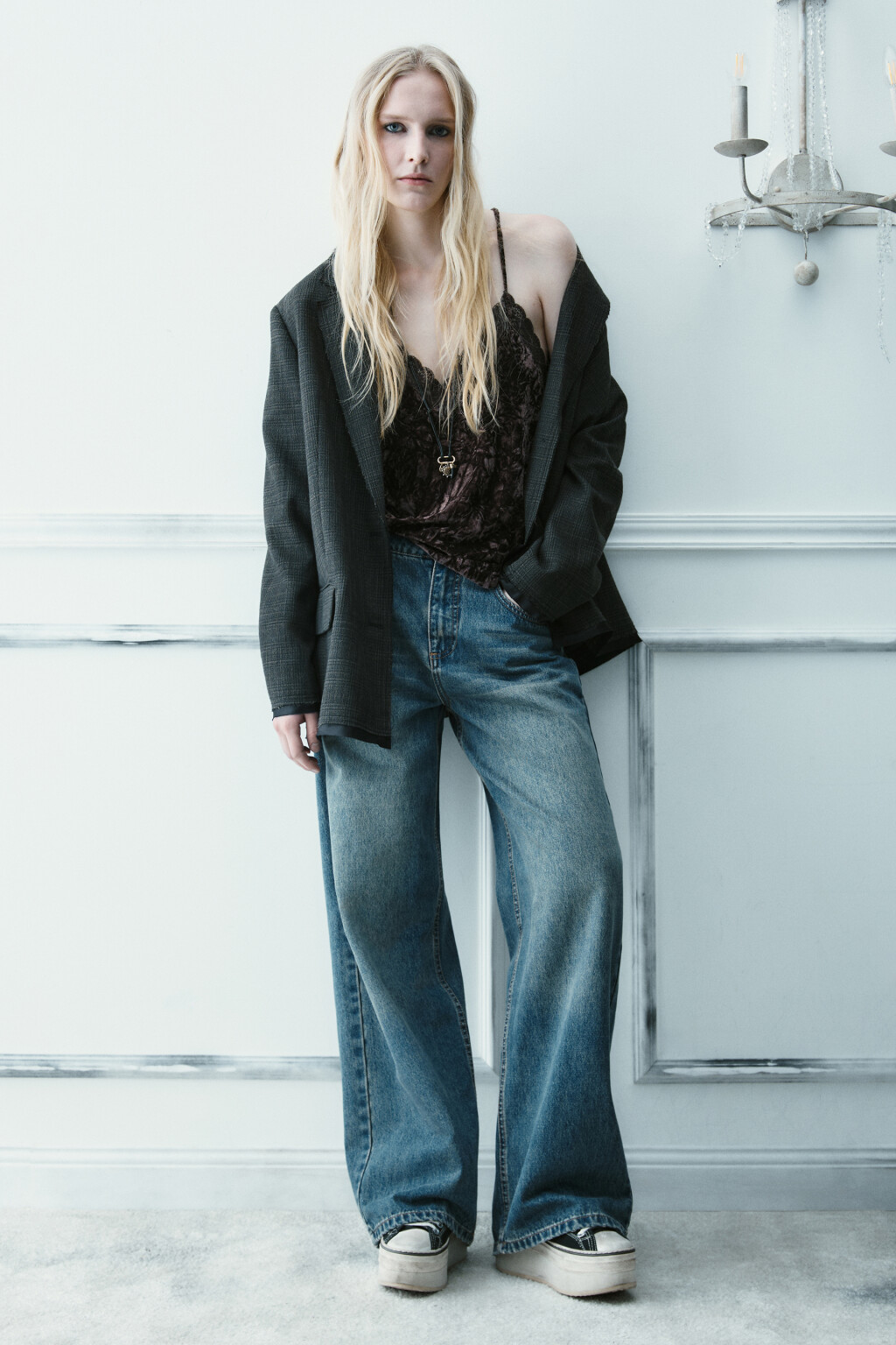 Топ с кружевом и бархатной фактурой - цвет коричневый - 6